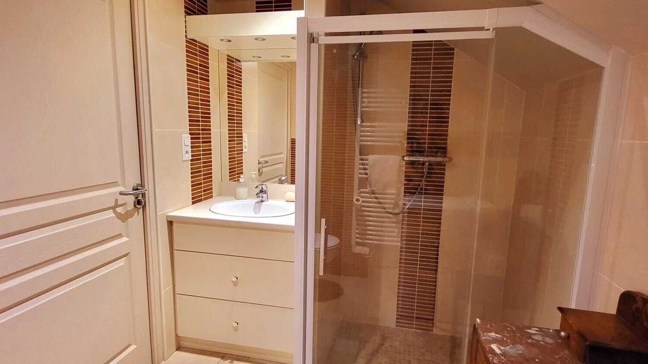 Photo of Bathroom in Pontorson