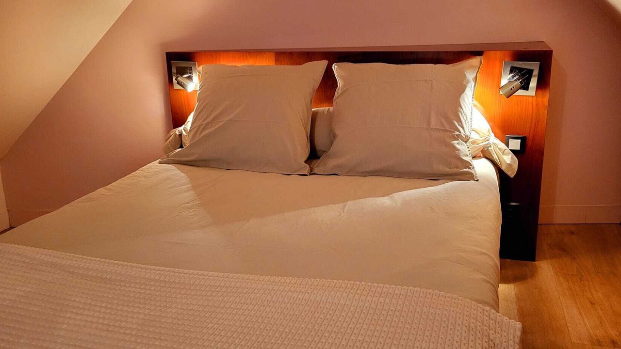 Photo of Bedroom in Pontorson