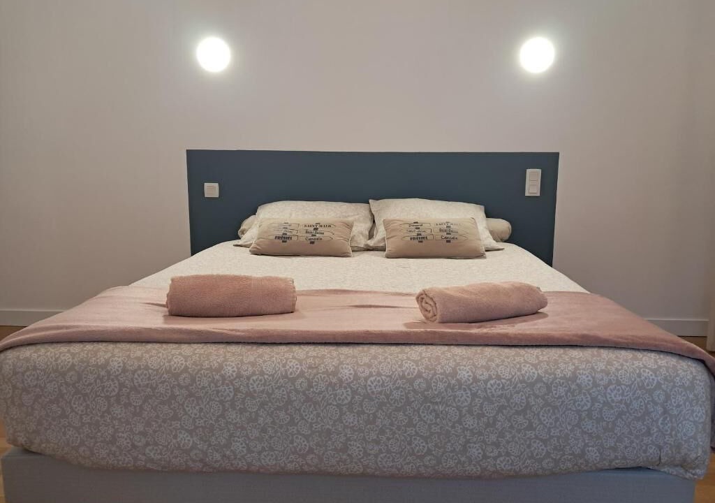 Photo of Bedroom in Pontorson