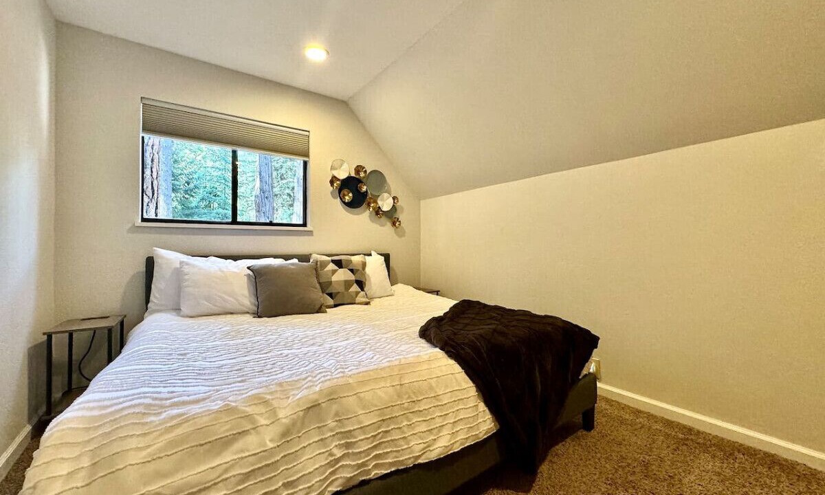 Photo of Bedroom in Pollock Pines