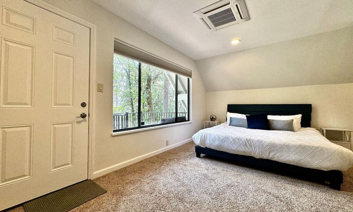 Photo of Bedroom in Pollock Pines