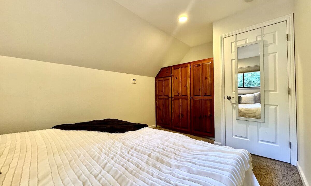 Photo of Bedroom in Pollock Pines