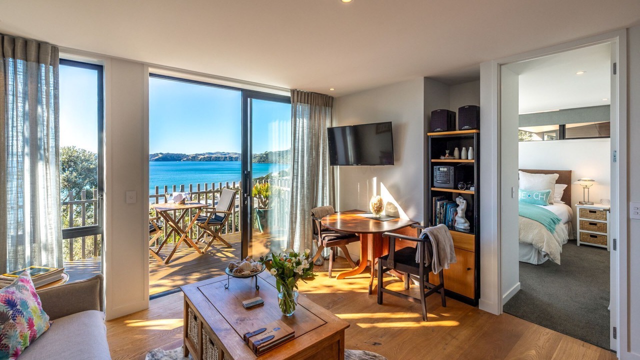 Photo of Bedroom in Onetangi