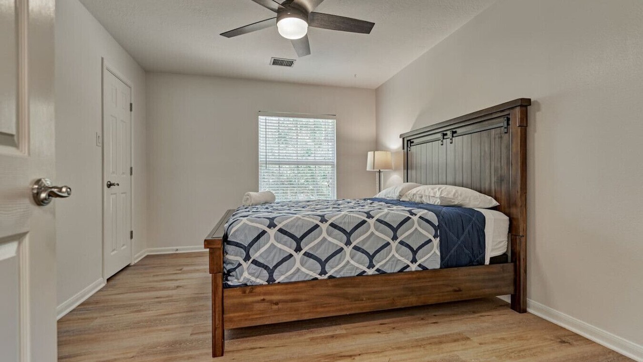 Photo of Bedroom in Alden Bridge