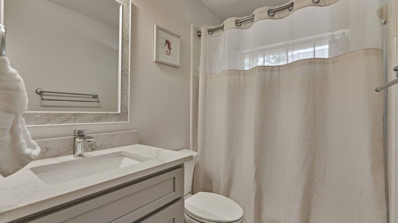 Photo of Bathroom in Alden Bridge