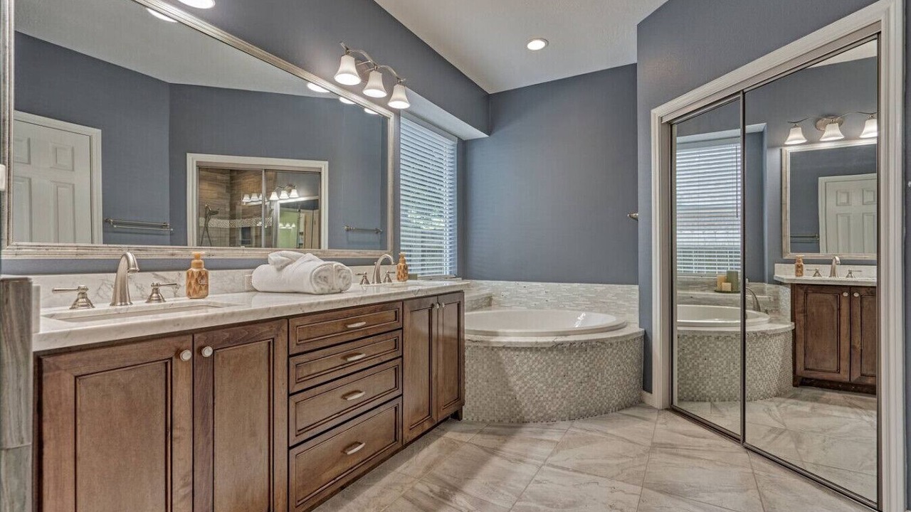 Photo of Bathroom in Alden Bridge