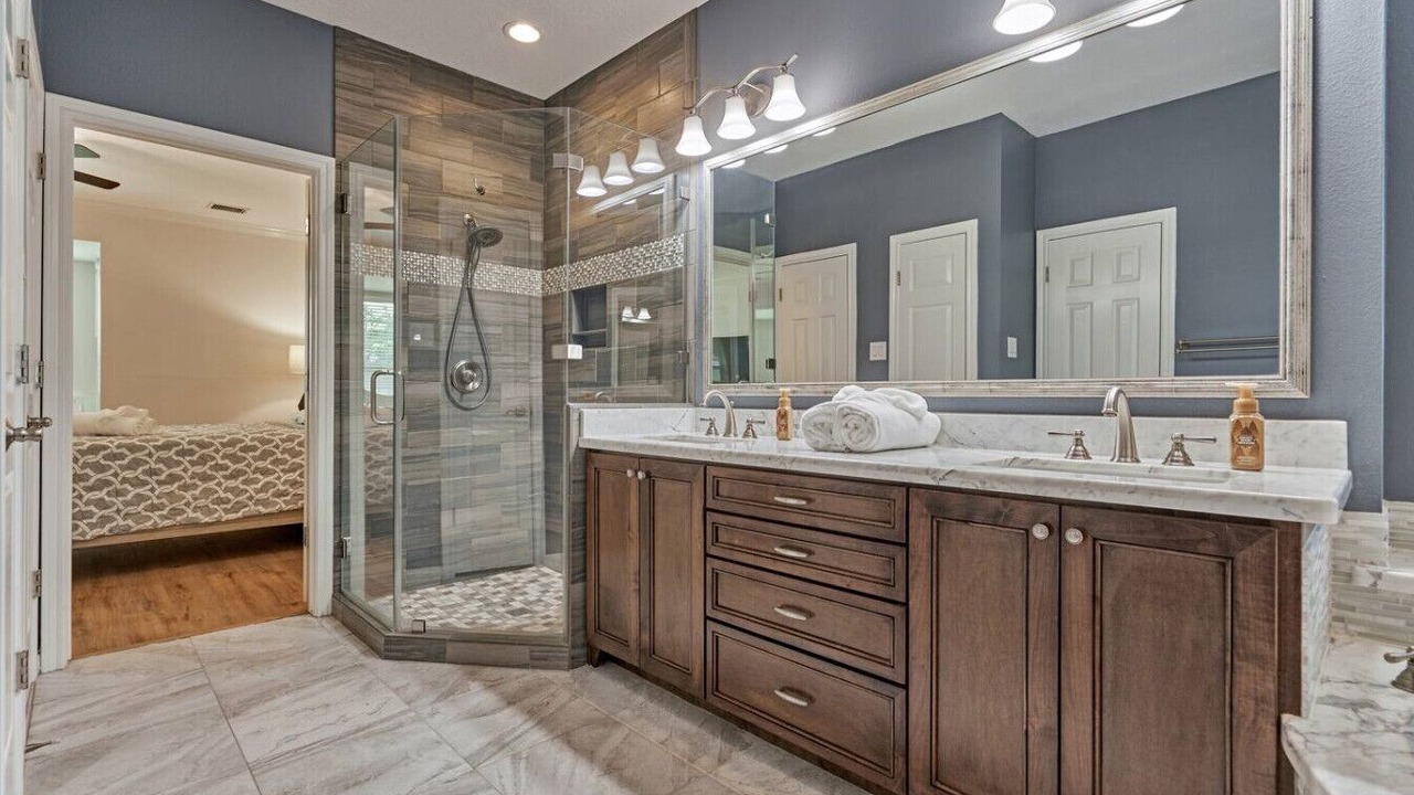 Photo of Bathroom in Alden Bridge