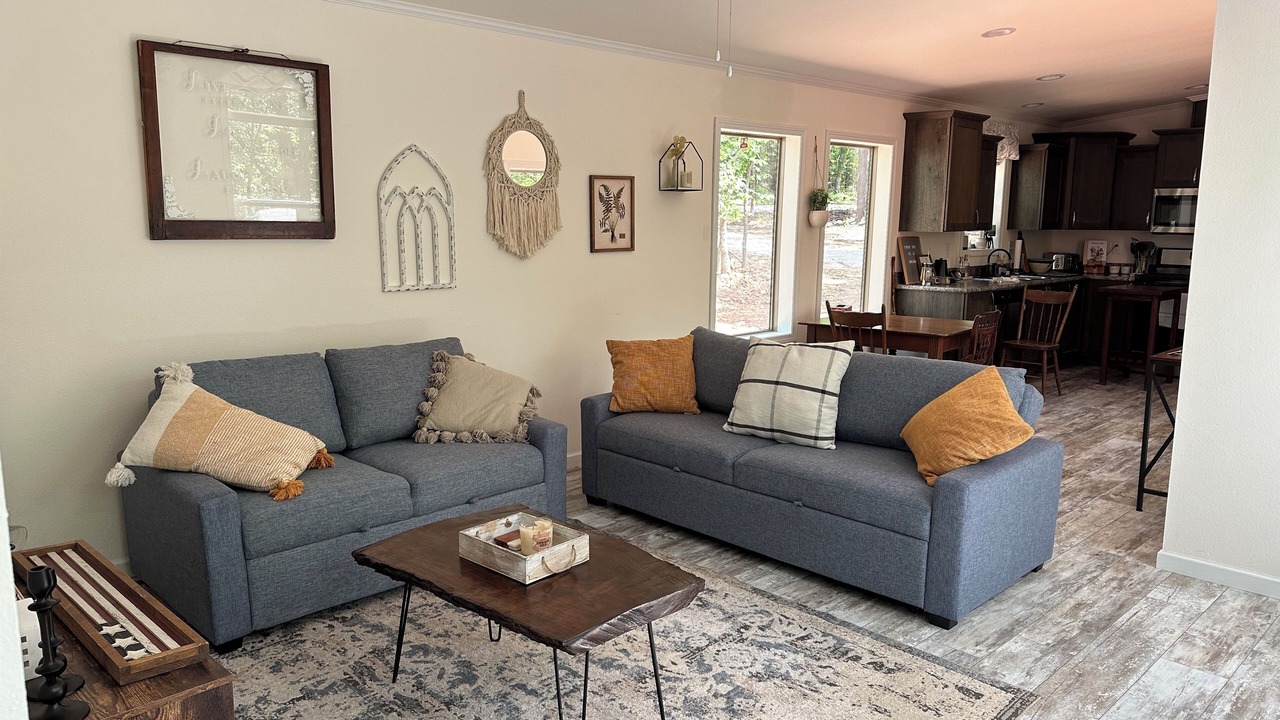 Photo of Livingroom in Eudora