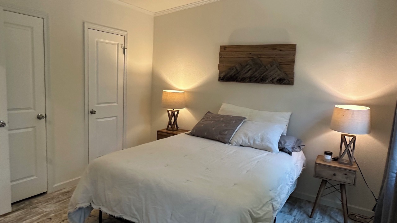 Photo of Bedroom in Eudora