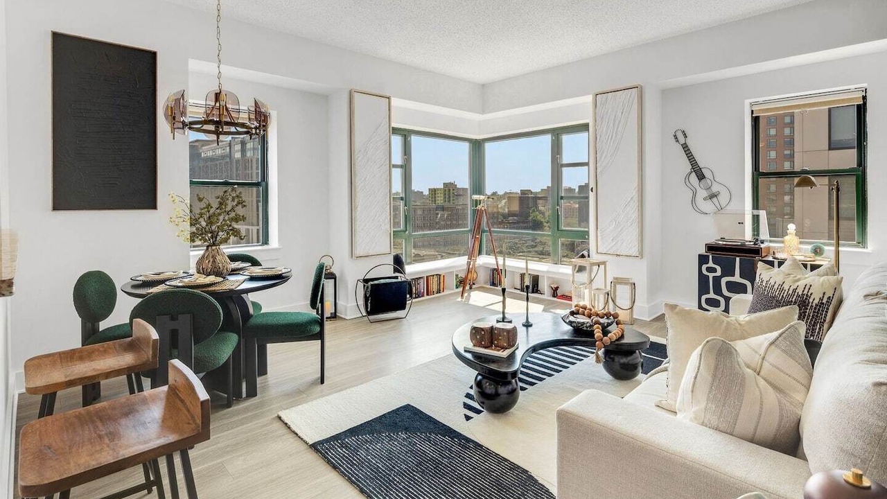 Photo of Livingroom in Downtown