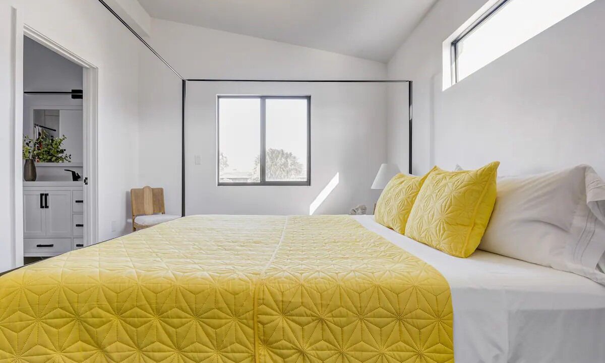 Photo of Bedroom in Crescent Beach