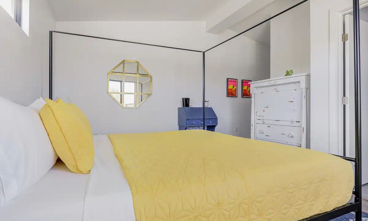 Photo of Bedroom in Crescent Beach