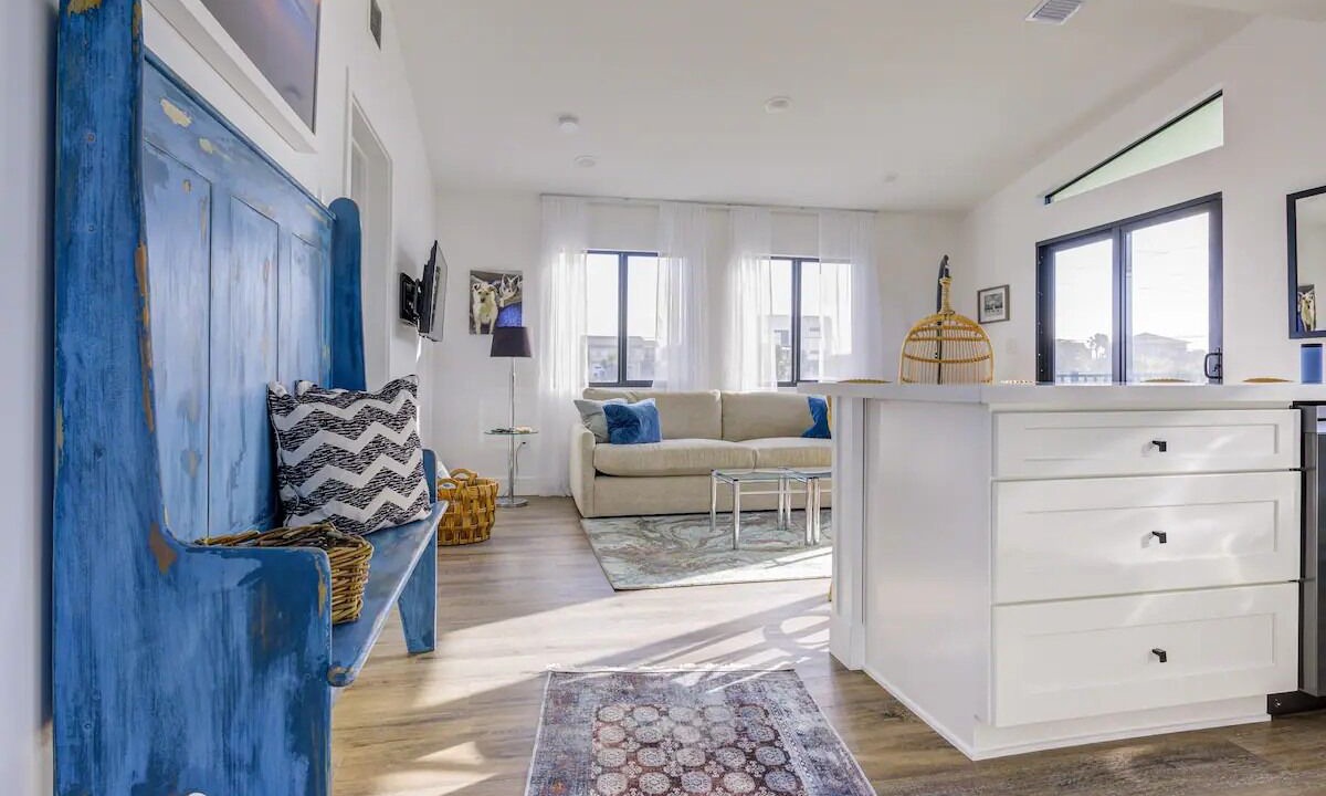 Photo of Livingroom in Crescent Beach