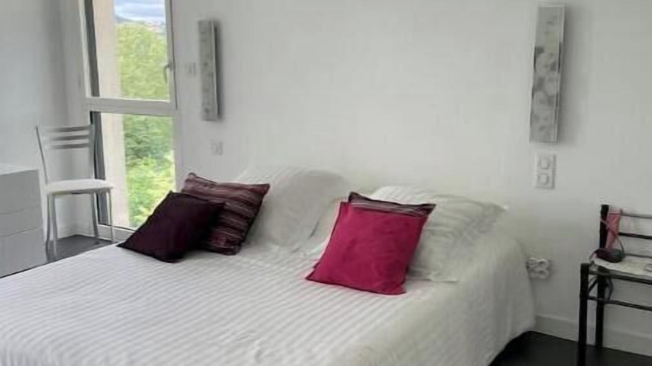 Photo of Bedroom in Saint-Affrique