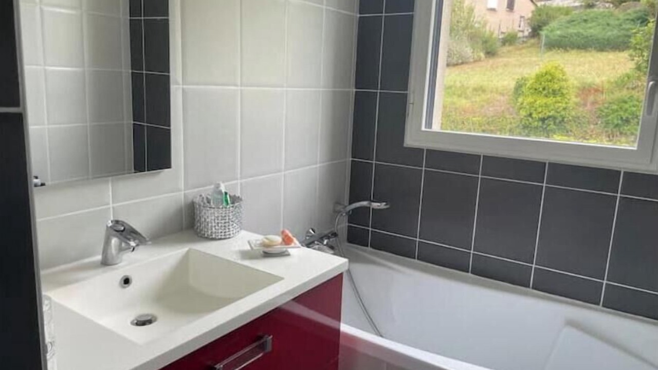Photo of Bathroom in Saint-Affrique