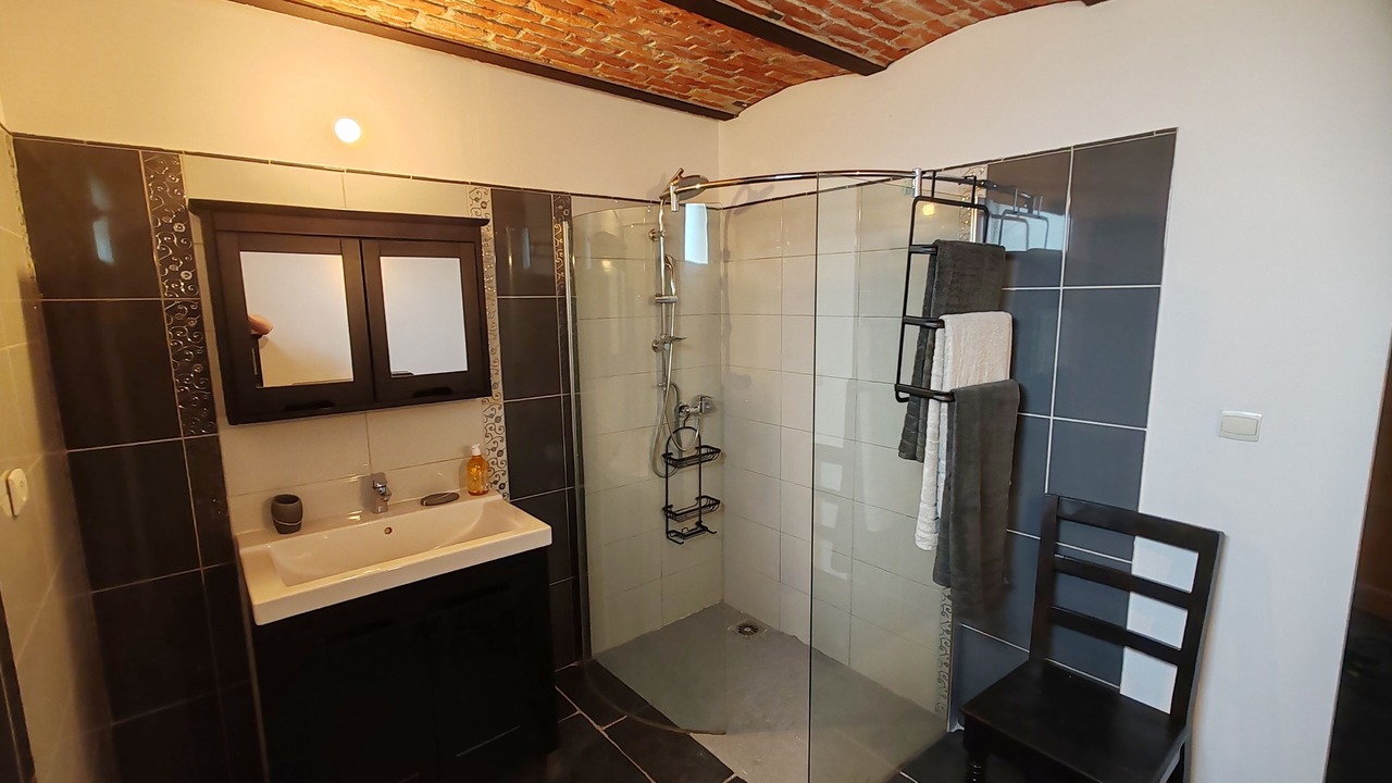 Photo of Bathroom in La Chapelle-d'Armentieres