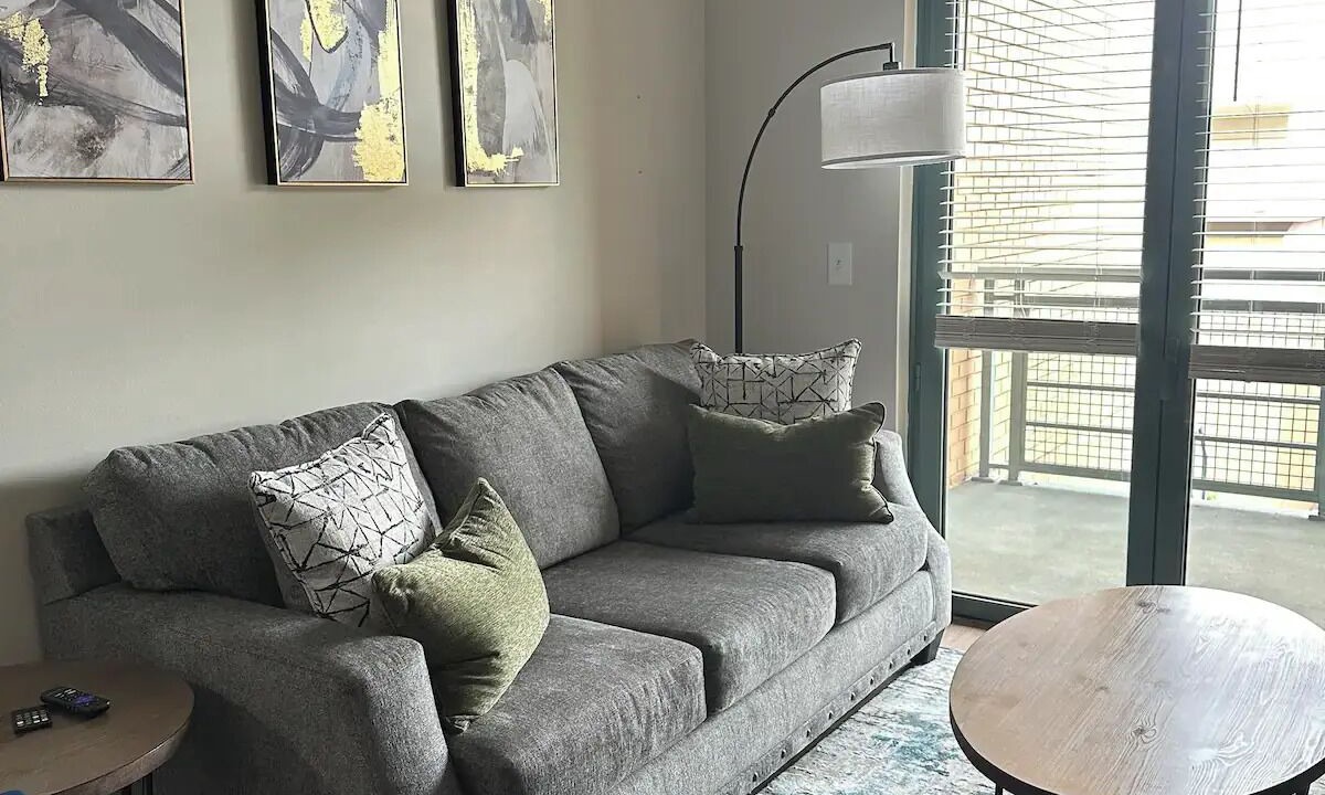 Photo of Livingroom in Shirlington
