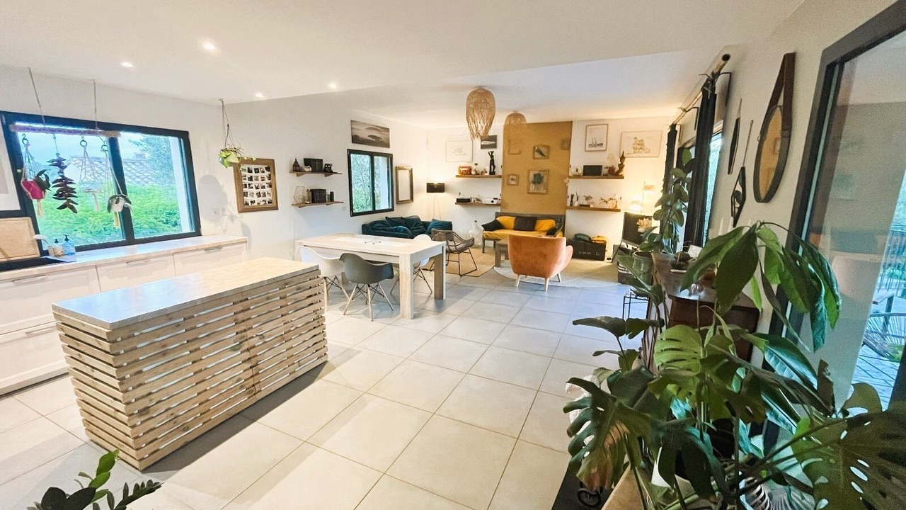 Photo of Others in Boisseron