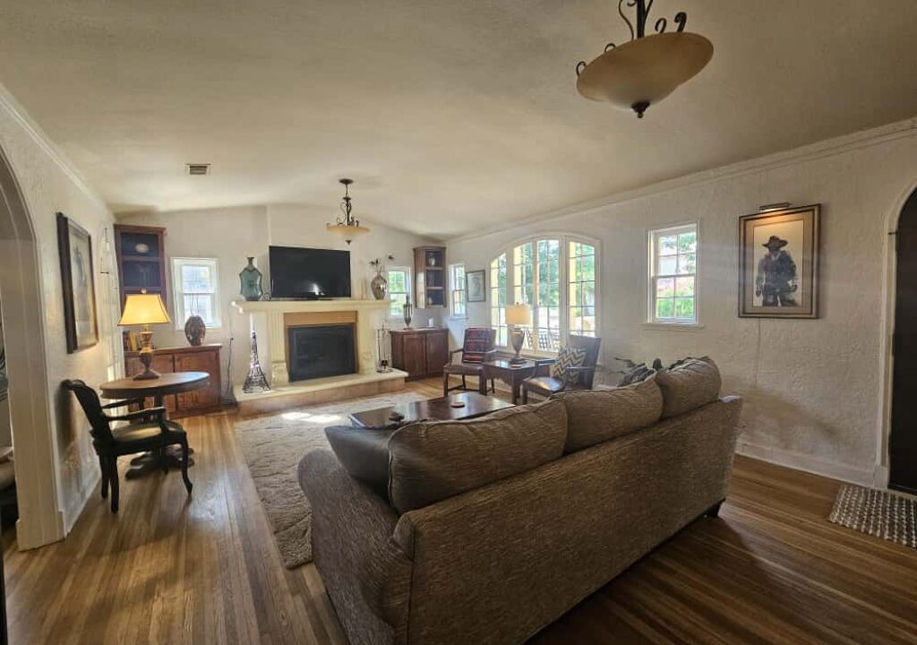 Photo of Livingroom in Maple Ridge