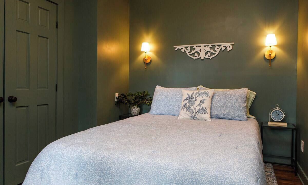 Photo of Bedroom in Goode