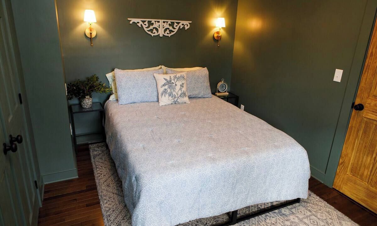 Photo of Bedroom in Goode