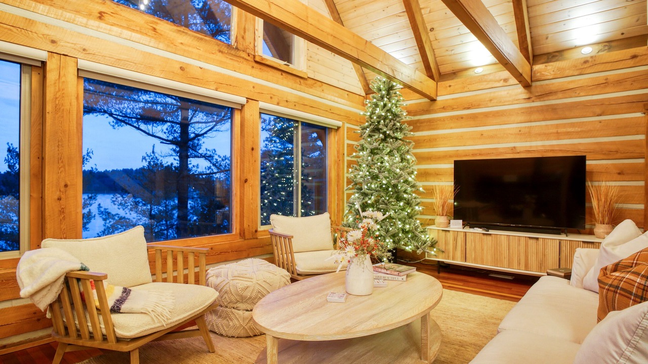 Photo of Livingroom in Parry Sound
