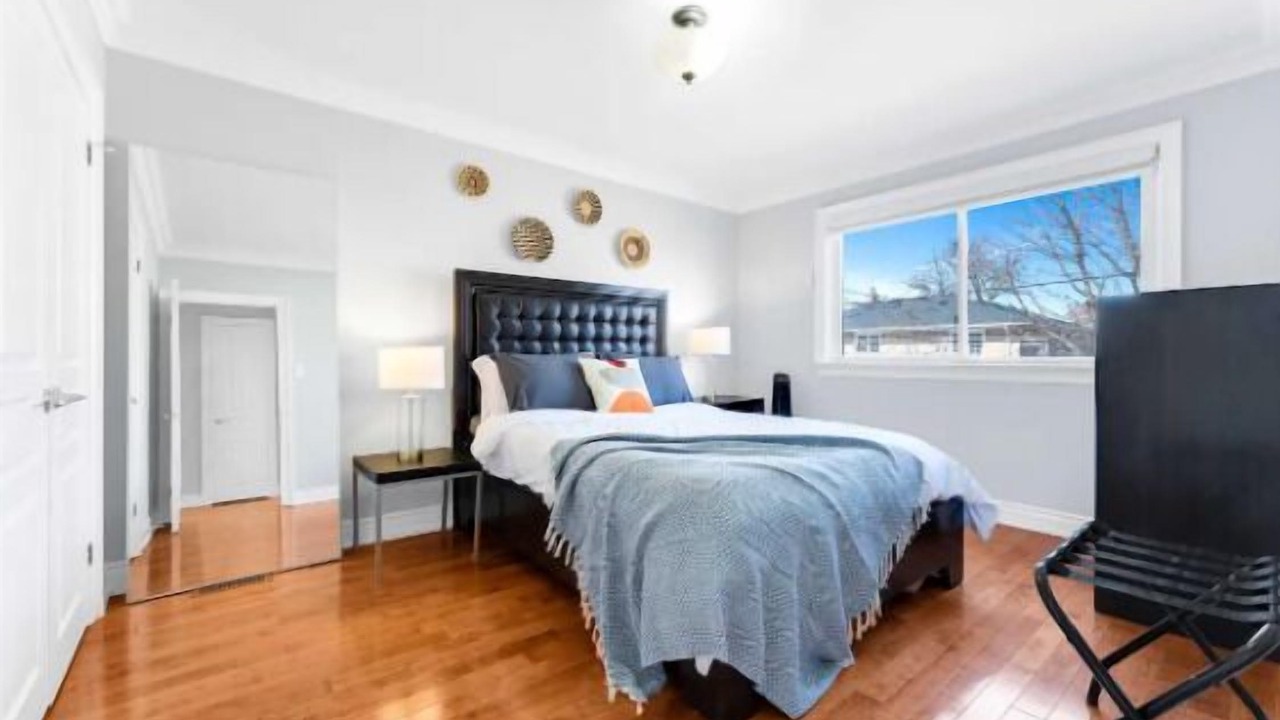 Photo of Bedroom in Bathurst Manor