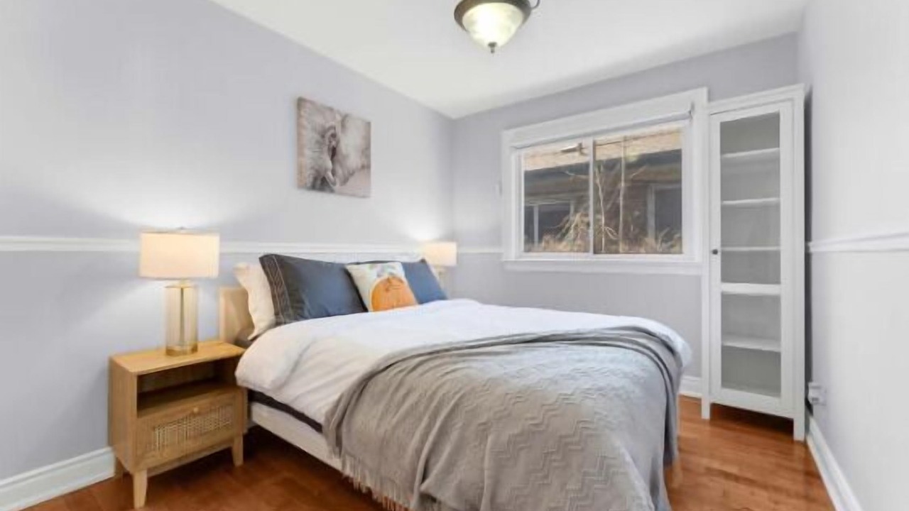 Photo of Bedroom in Bathurst Manor
