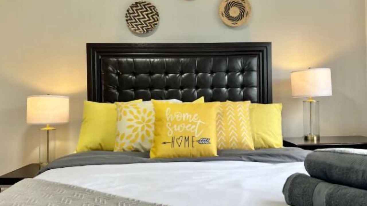 Photo of Bedroom in Bathurst Manor