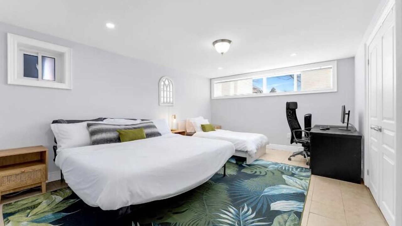 Photo of Bedroom in Bathurst Manor