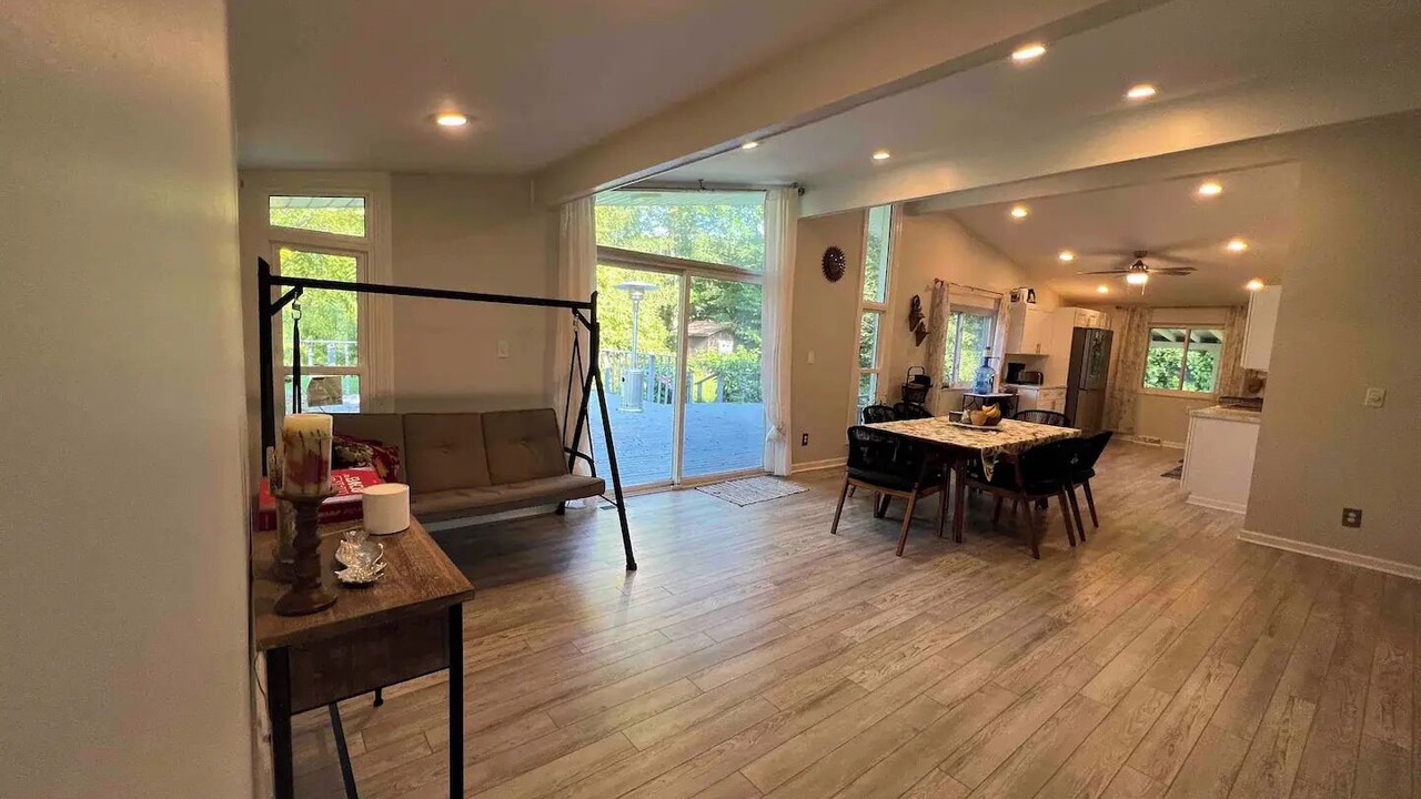Photo of Livingroom in Canton