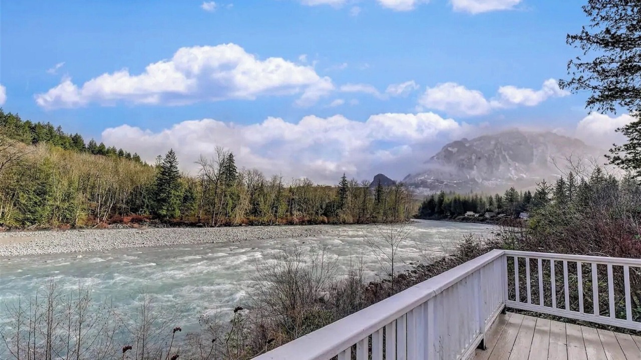 Photo of Outdoor in Gold Bar