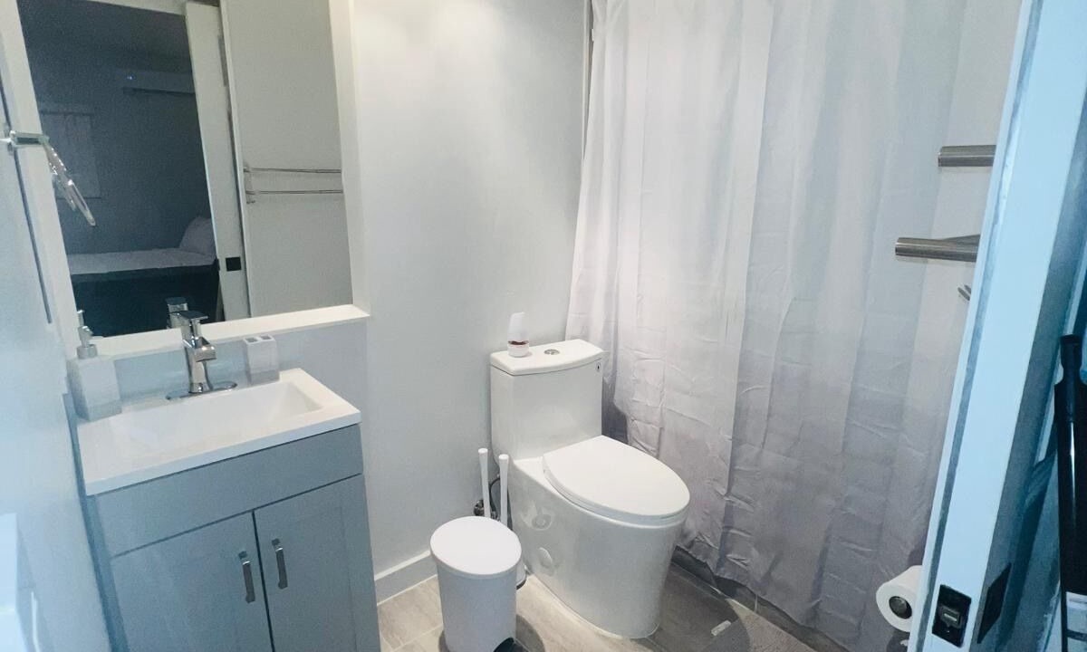Photo of Bathroom in Miami Gardens