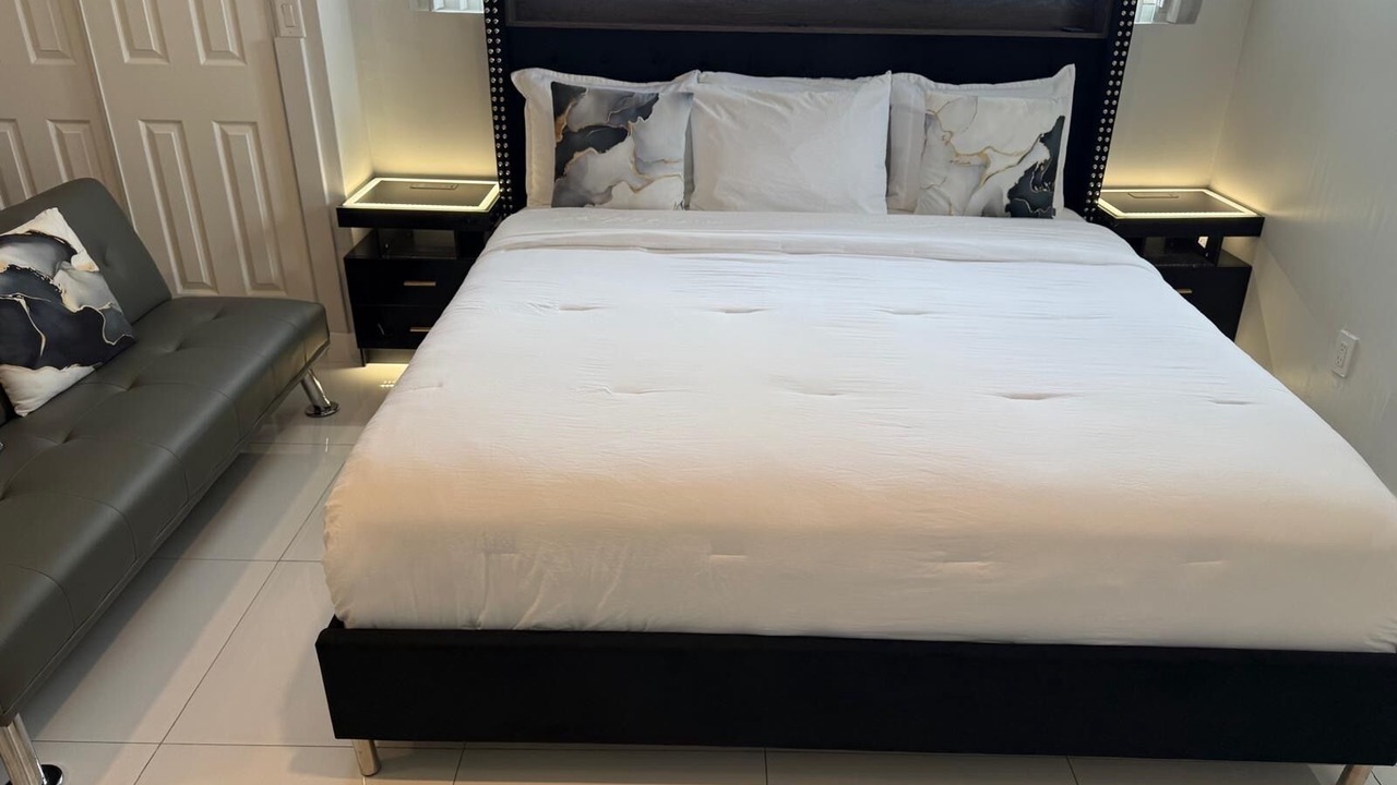 Photo of Bedroom in Miami Gardens