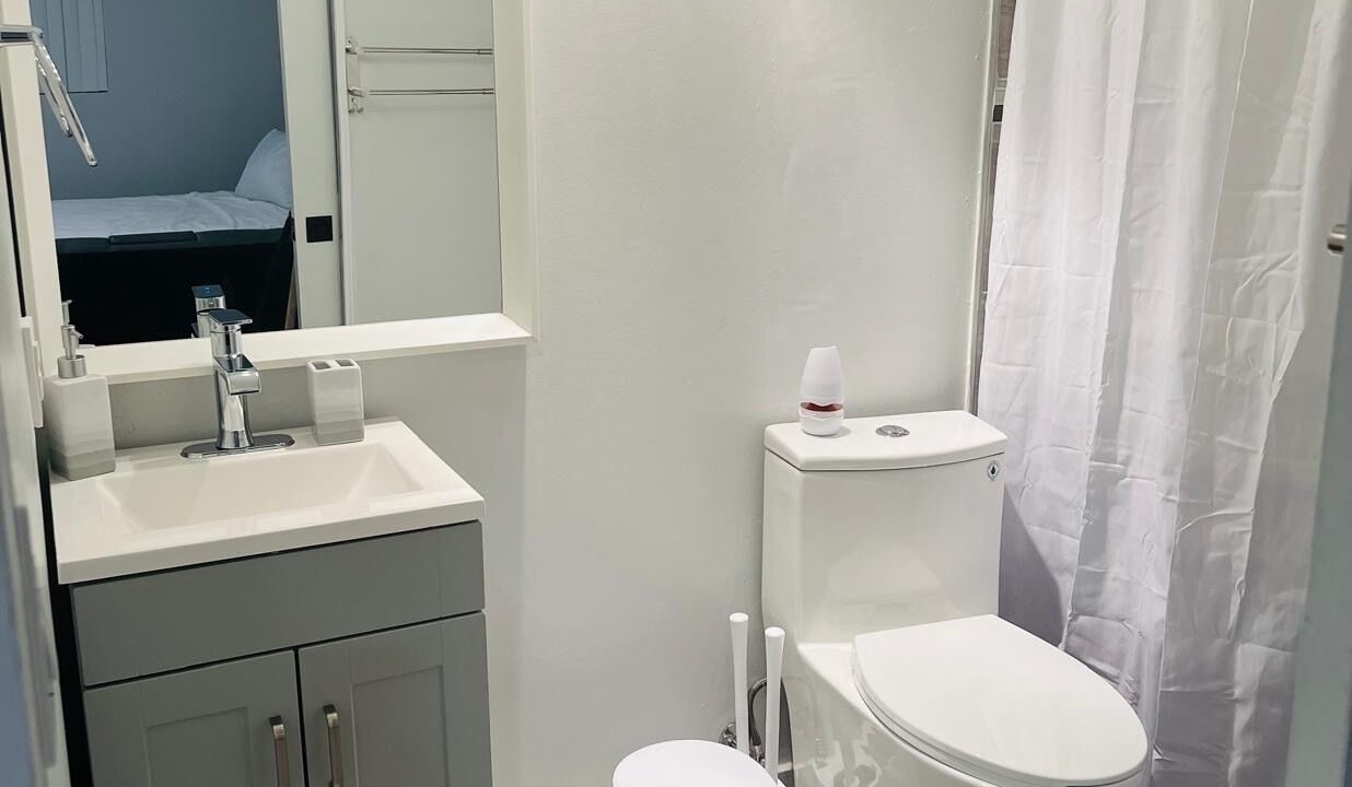 Photo of Bathroom in Miami Gardens