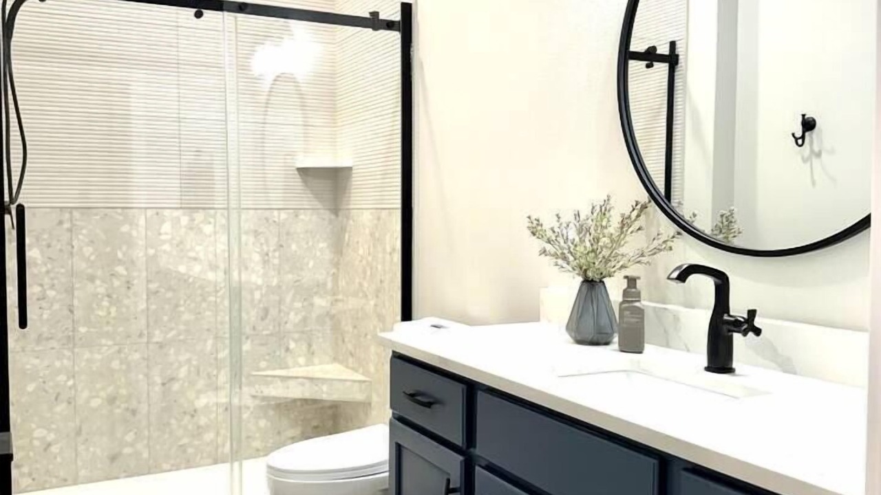 Photo of Bathroom in Shawnee Bend
