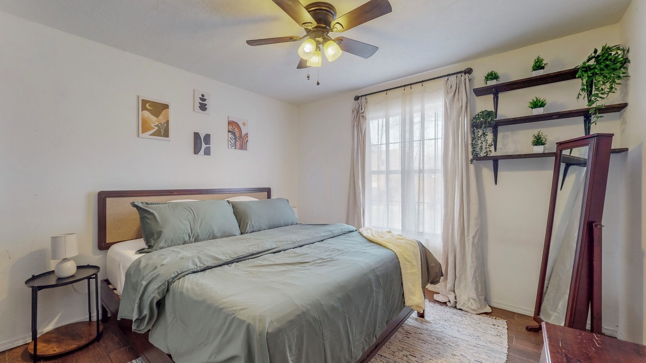 Photo of Bedroom in Northeast Heights