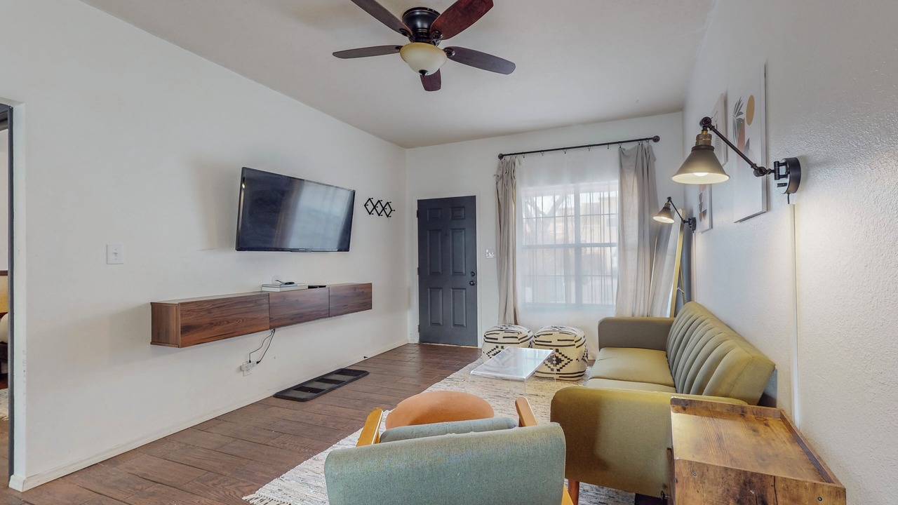 Photo of Livingroom in Northeast Heights