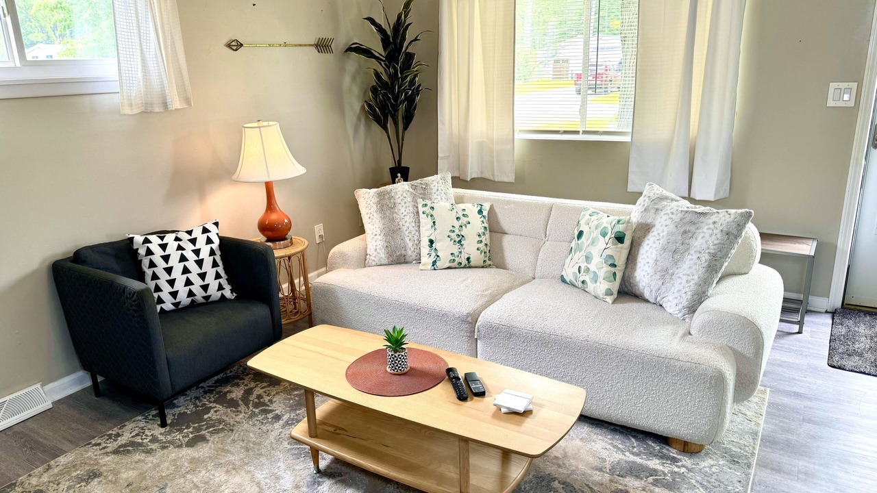 Photo of Livingroom in Avon Lake