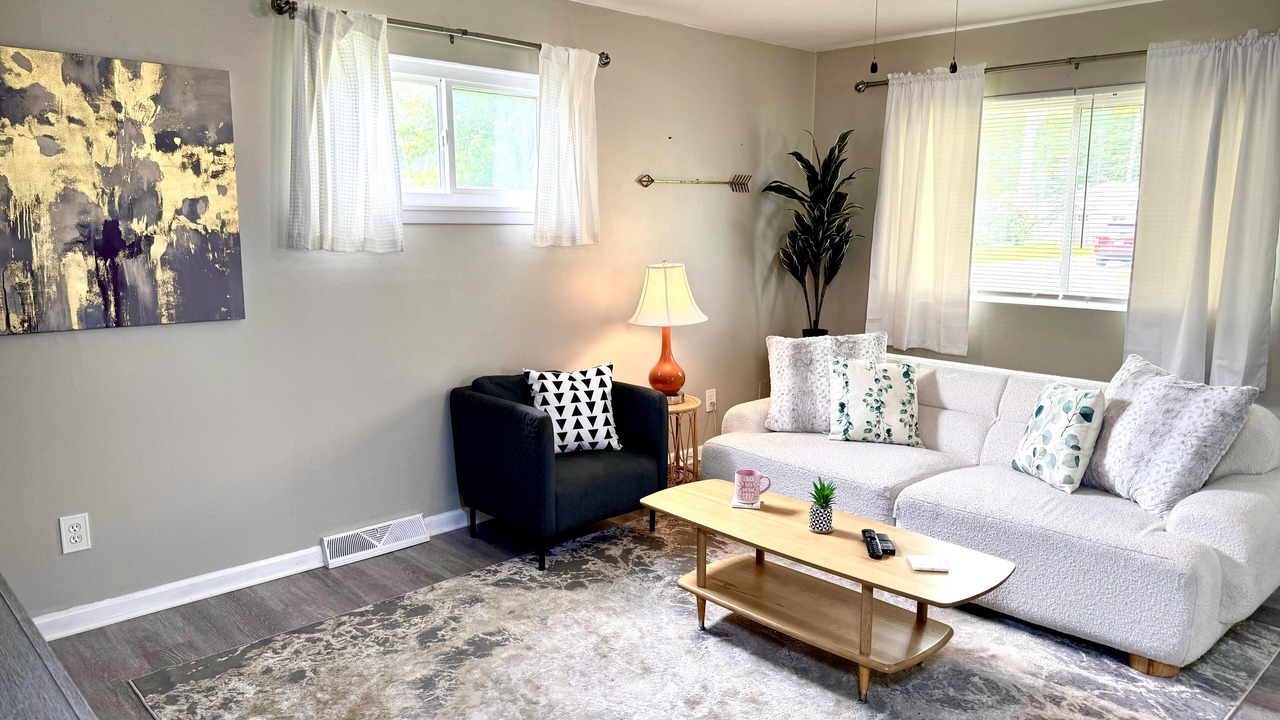 Photo of Livingroom in Avon Lake