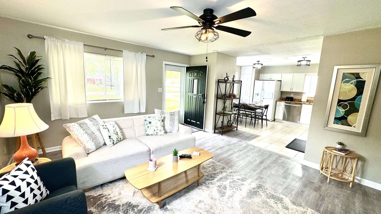 Photo of Livingroom in Avon Lake