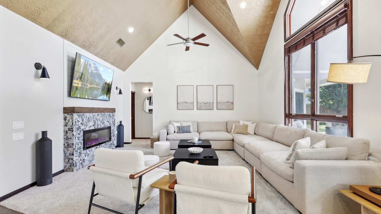 Photo of Livingroom in Ponder