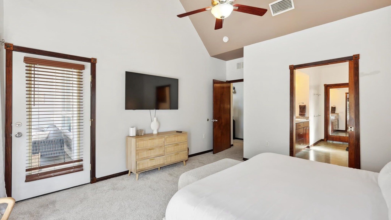 Photo of Bedroom in Ponder