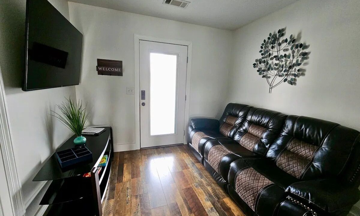 Photo of Livingroom in Wedowee