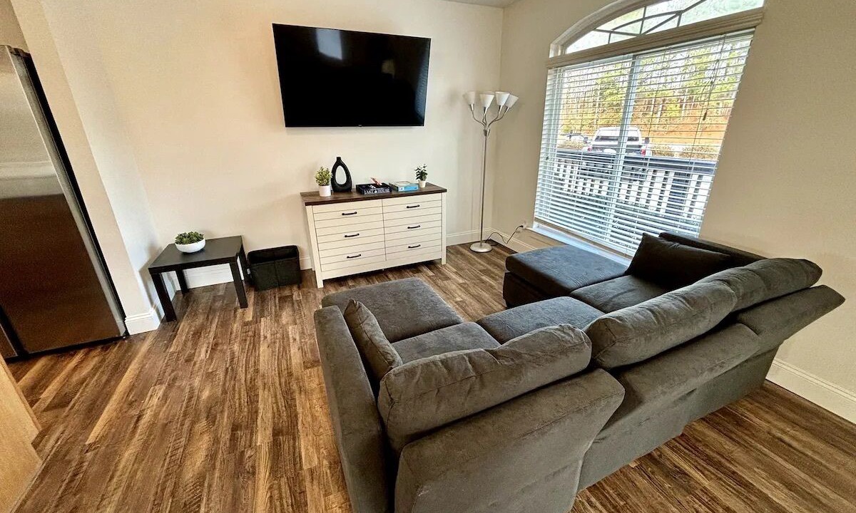 Photo of Livingroom in Wedowee