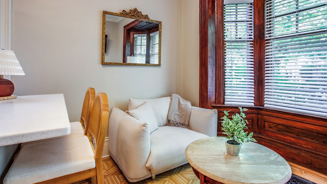 Photo of Livingroom in East Avenue