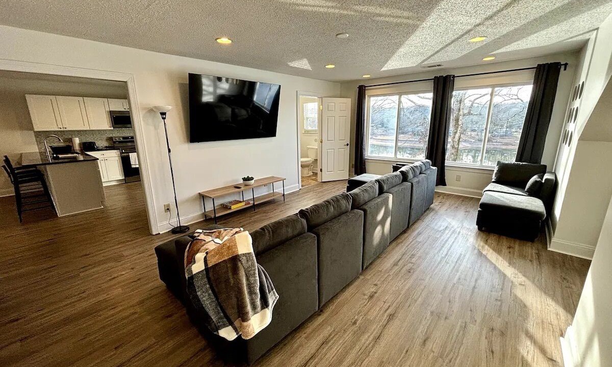 Photo of Livingroom in Wedowee