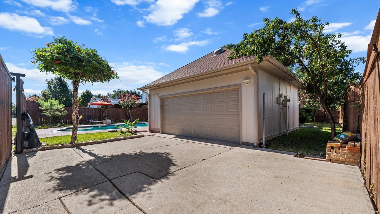 Photo of Outdoor in Northeast Carrollton