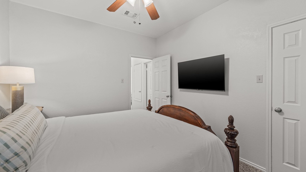 Photo of Bedroom in Northeast Carrollton