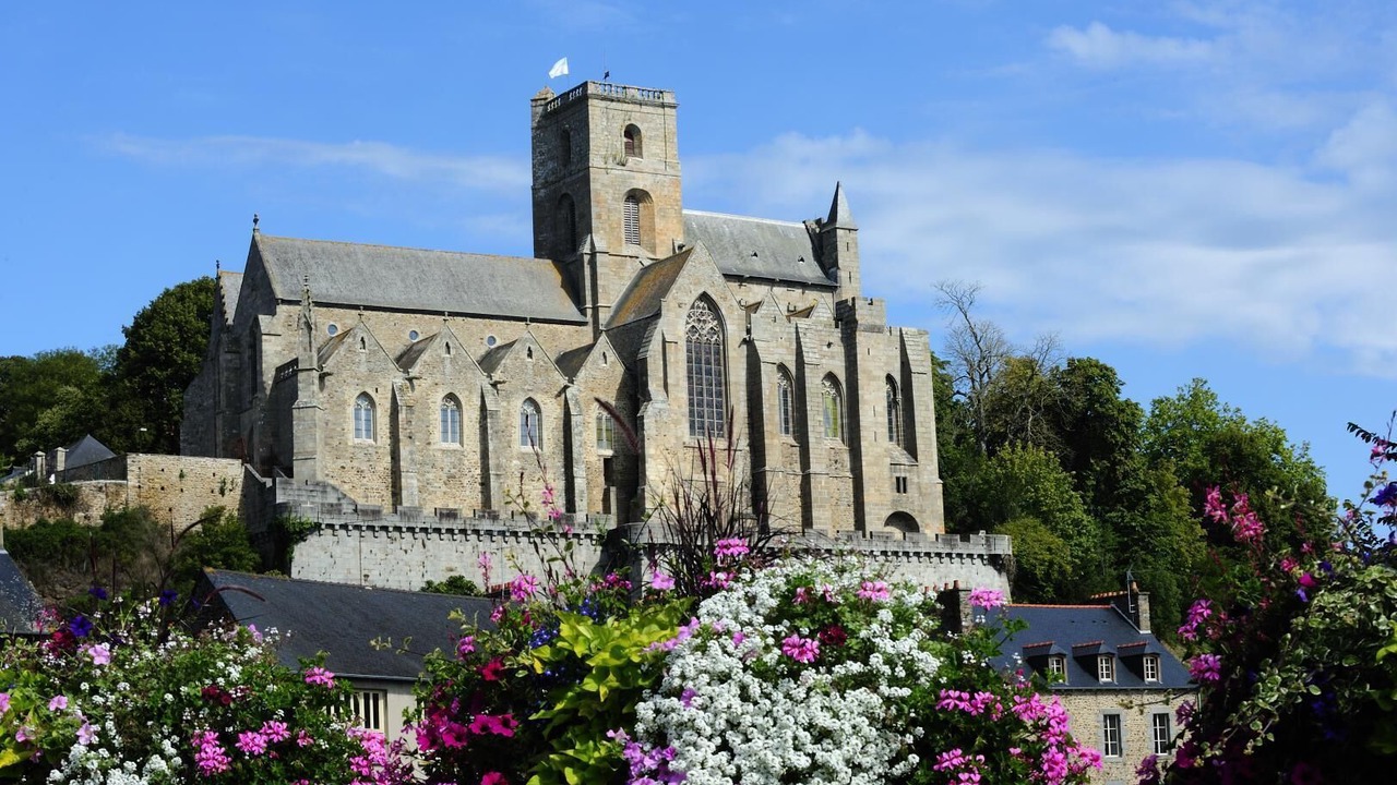 Photo of Others in Brehand